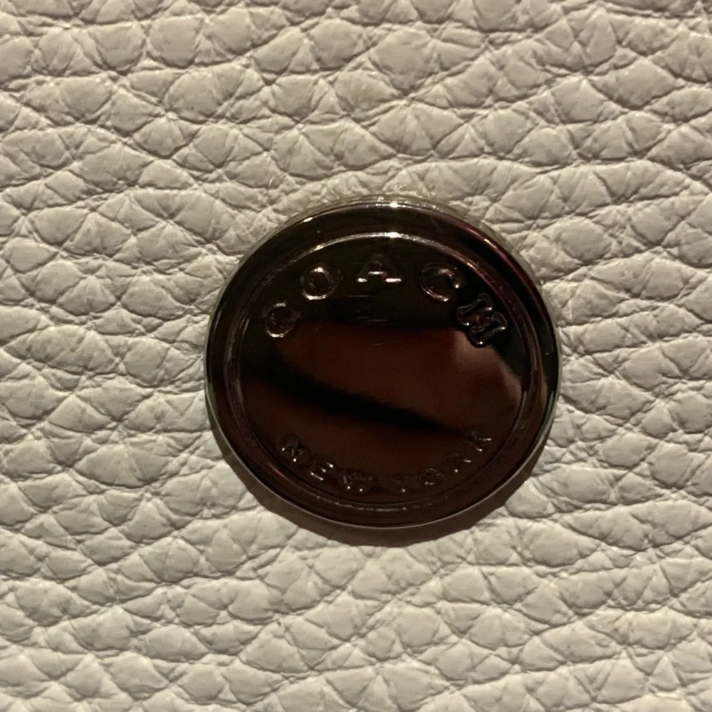 Coach x Marvel Jes Tote in Signature Canvas with Patches - Picture 13 of 16